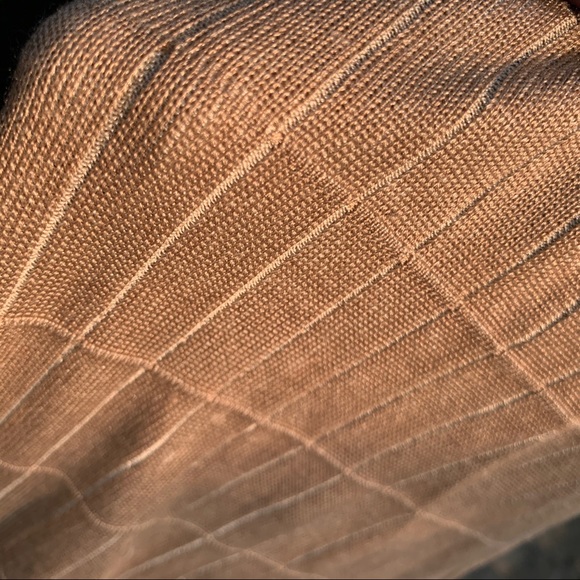 Anthology %100 Silk Sweater in Champagne L - Picture 4 of 6